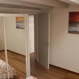 https://nic-house.hotelinveneto.com